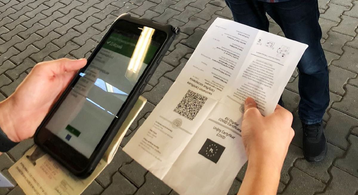 За допомогою SafeBorder львівські прикордонники виявили 37 фальшивих Covid-сертифікатів