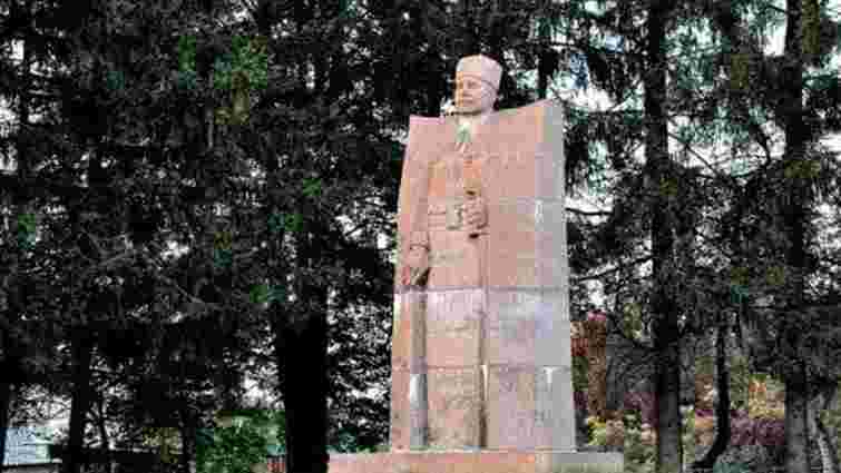 У селі біля Дубна демонтували пам'ятник більшовику Патолічеву