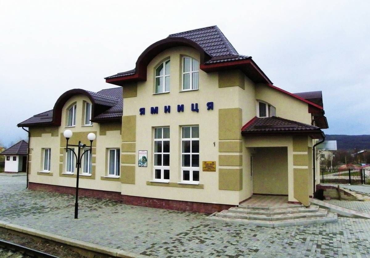 Внаслідок наїзду потяга під Івано-Франківськом 18-річний хлопець втратив ногу
