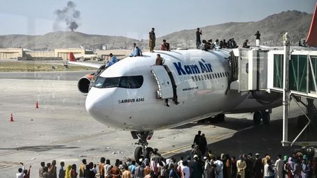 «Талібан» дозволив іноземцям вилетіти з Афганістану чартерними рейсами