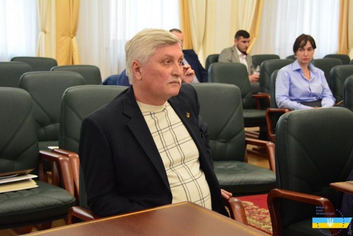Ув’язненому за хабар одеському екс-судді продовжують платити зарплату