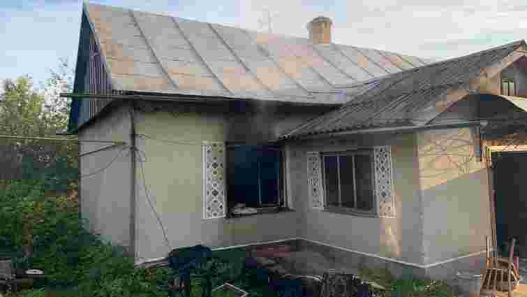 На Золочівщині під час пожежі у приватному будинку загинули двоє людей