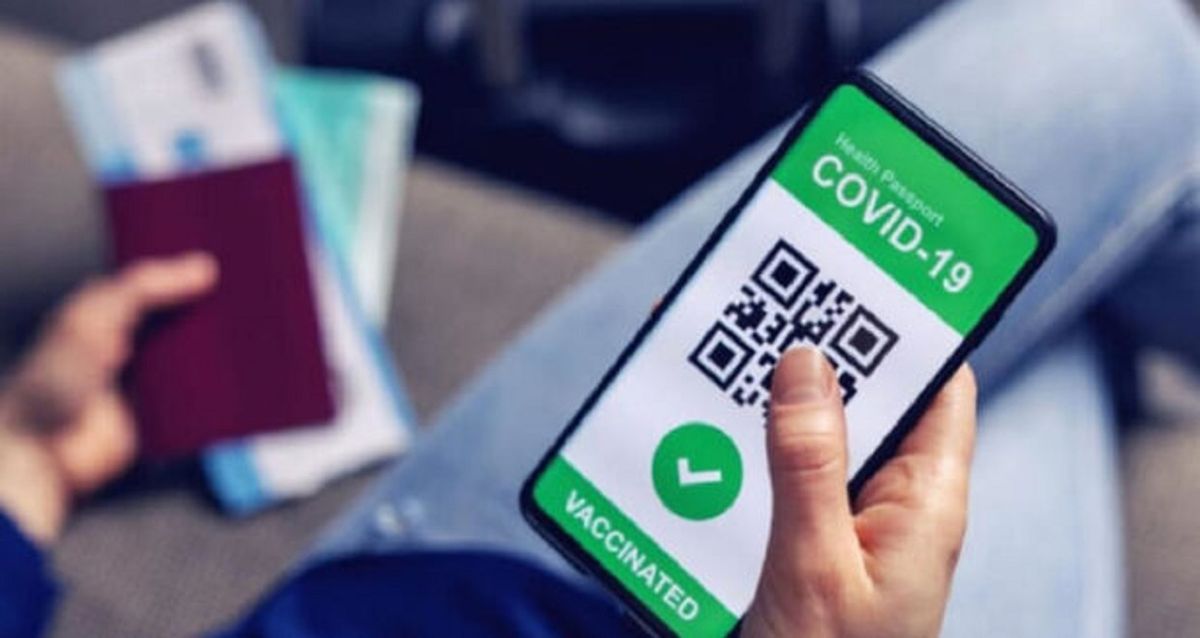 Кабмін запровадив в Україні «жовтий» та «зелений» Covid-сертифікати