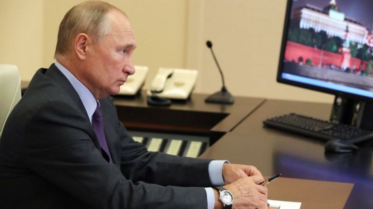 Путін пішов на самоізоляцію після захворювань на Covid-19 в його оточенні