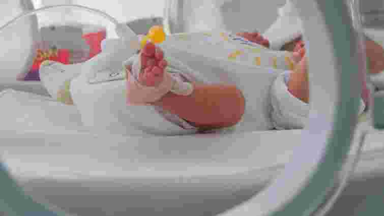 Двох немовлят у Чернівцях під'єднали до ШВЛ через підозри на ковід