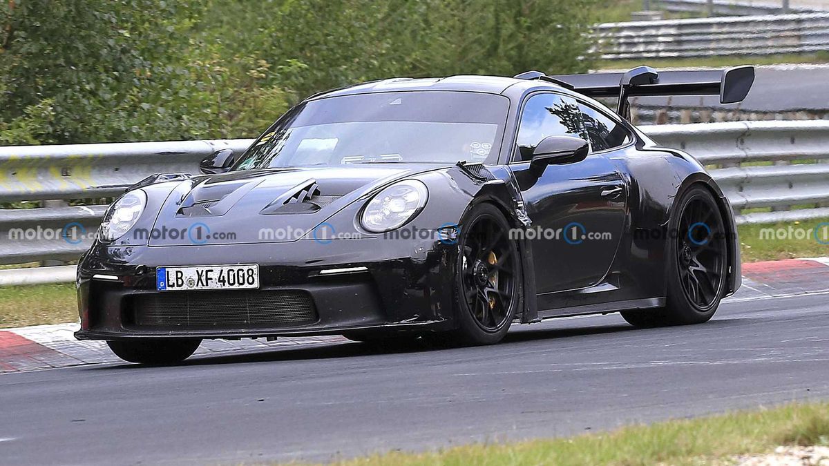 Новий Porsche 911 GT3 RS  матиме ще агресивніший дизайн. Оприлюднено шпигунські фото