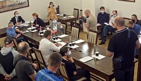 Псевдоактивісти зірвали засідання виконкому Львівської міськради