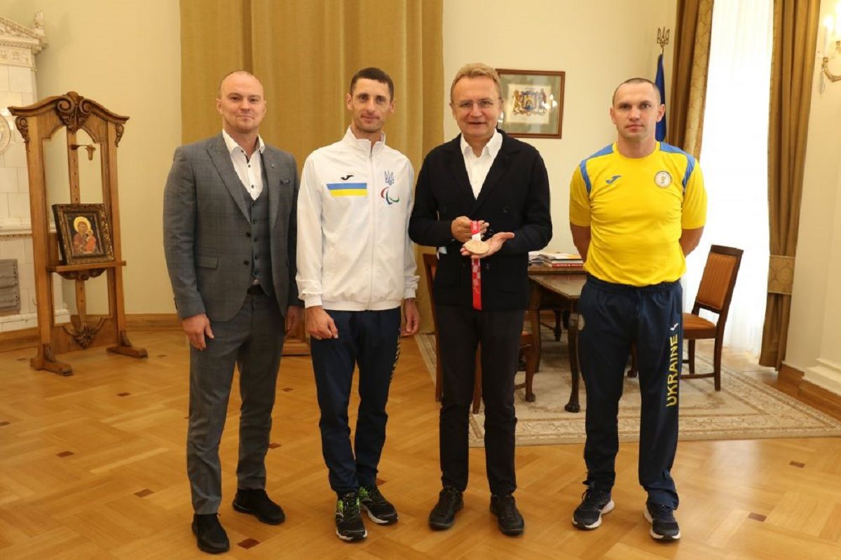 Львів'яни-призери Паралімпіади отримали грошові премії від мерії