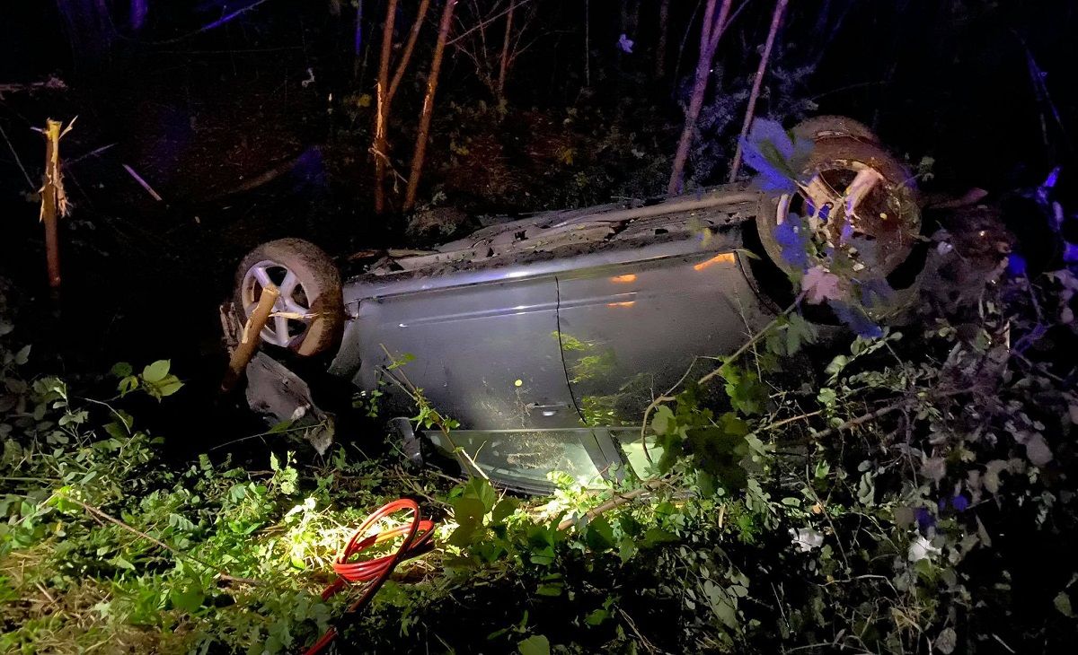 Водій Toyota Corolla перекинувся у кювет біля Радехова