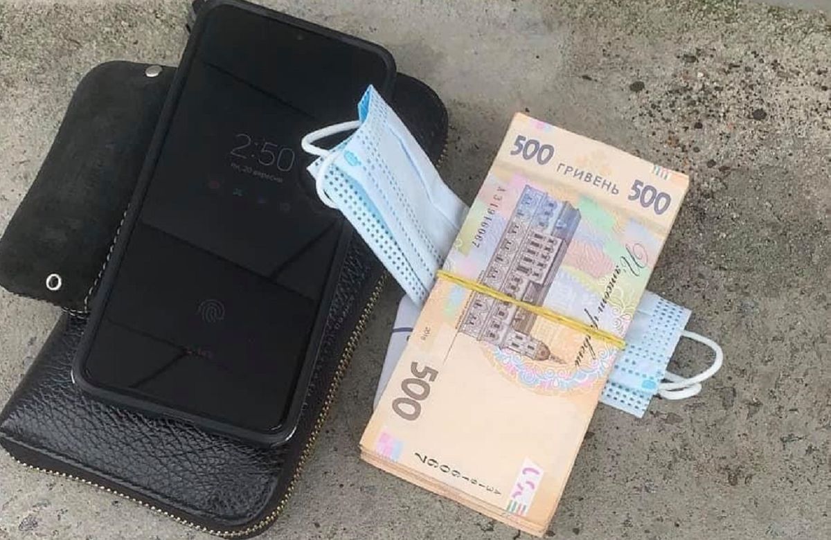 Чиновника НКРЕКП на Волині затримали на хабарі у 20 тис. грн