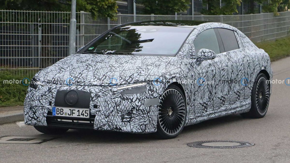Mercedes-Benz готує суперника для Porsche Taycan