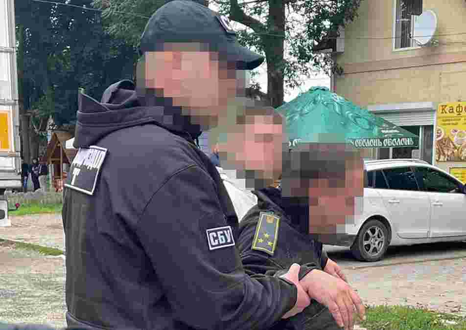 СБУ затримала чернівецького митника на хабарі у $700 - ZAXID.NET