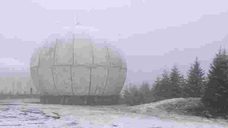 У Чернівецькій області на станції «Памір» випав сніг
