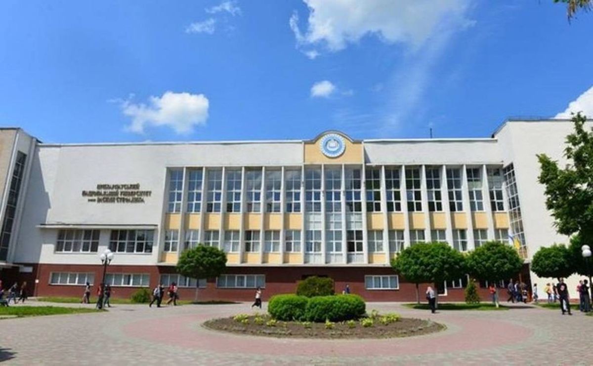 Два івано-франківські університети повністю перейшли на дистанційне навчання