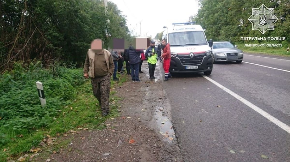 Водій Mercedes збив 15-річного хлопця на узбіччі траси біля Львова