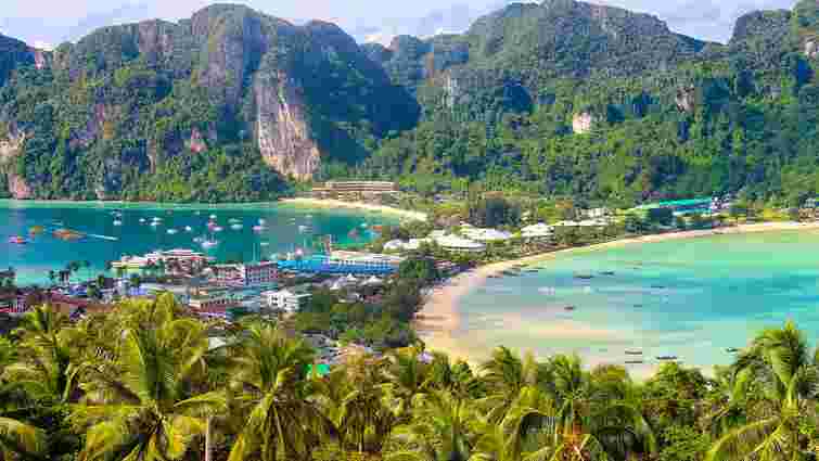 Таїланд відкриє 10 провінцій для повністю вакцинованих туристів