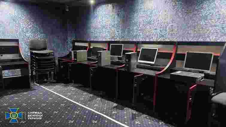 СБУ викрила підпільну мережу гральних автоматів в Чернівцях