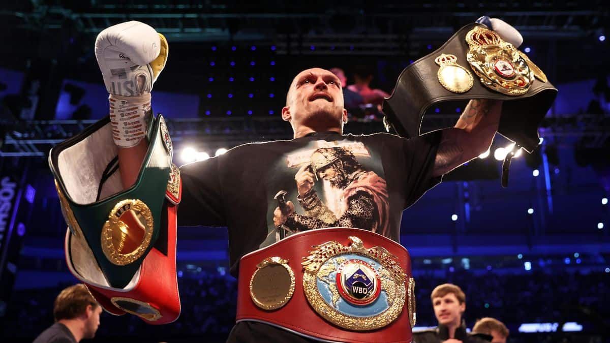 Олександр Усик очолив рейтинг боксерів-супертяжів за версією The Ring