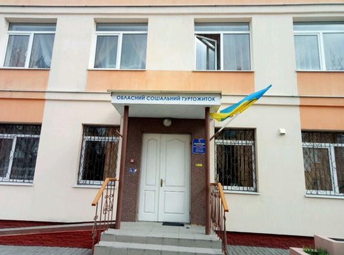 Молоду рівненську маму посадили на рік за падіння немовляти