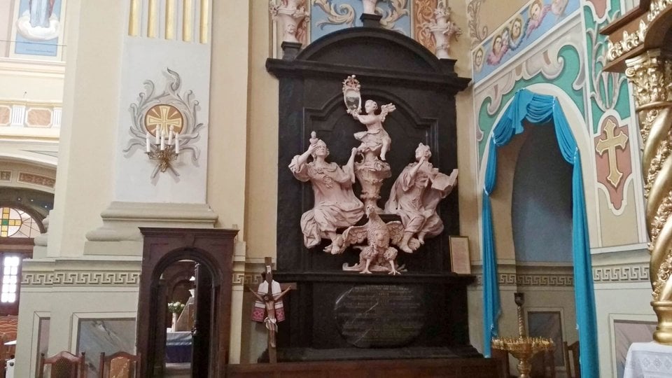 Відреставровані надгробки Собеських у церкві Йосафата