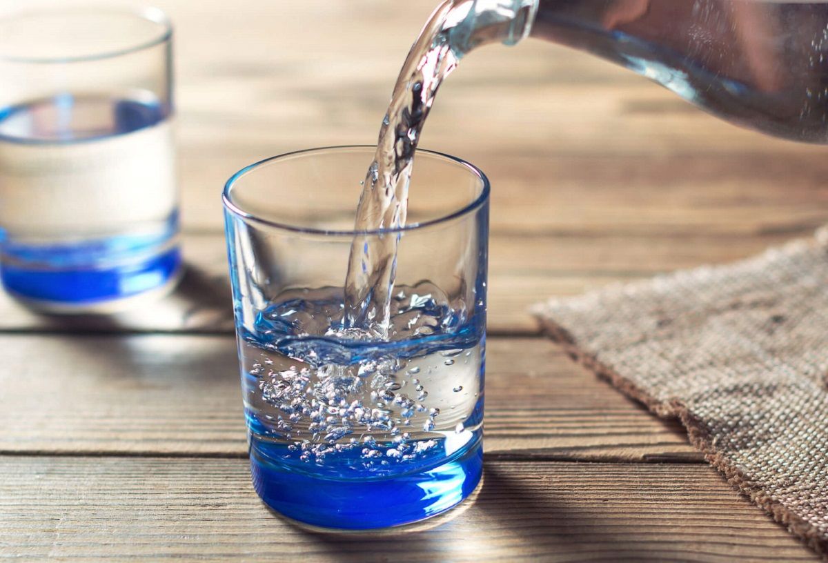 Міф про 8 склянок води. Скільки і що варто пити?