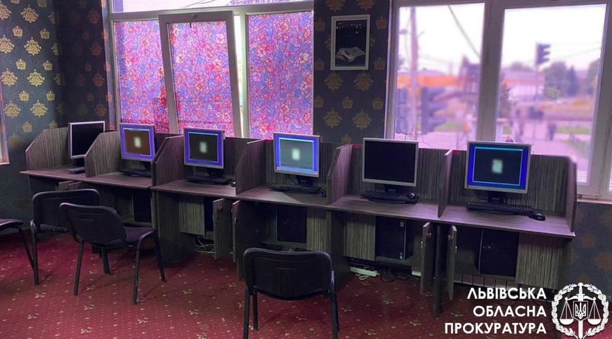 Четверо червоноградців організували в центрі міста незаконний гральний заклад