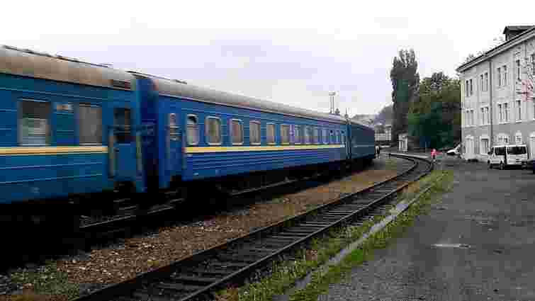 «Укрзалізниця» не додала до потяга «Київ – Чернівці» вагони, на які продала квитки
