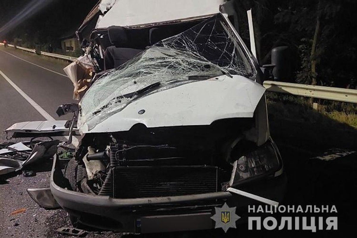 У нічній аварії неподалік Тернополя 22-річній львів'янці відірвало руку