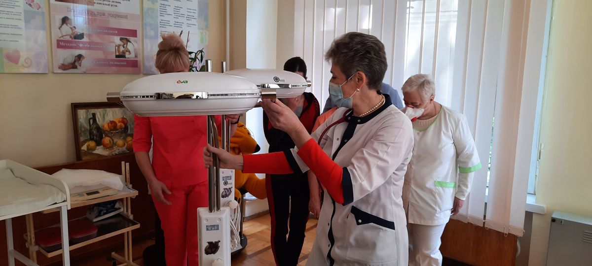 Лінія магазинів EVA передали лампи фототерапії в Тернопільську обласну дитячу лікарню