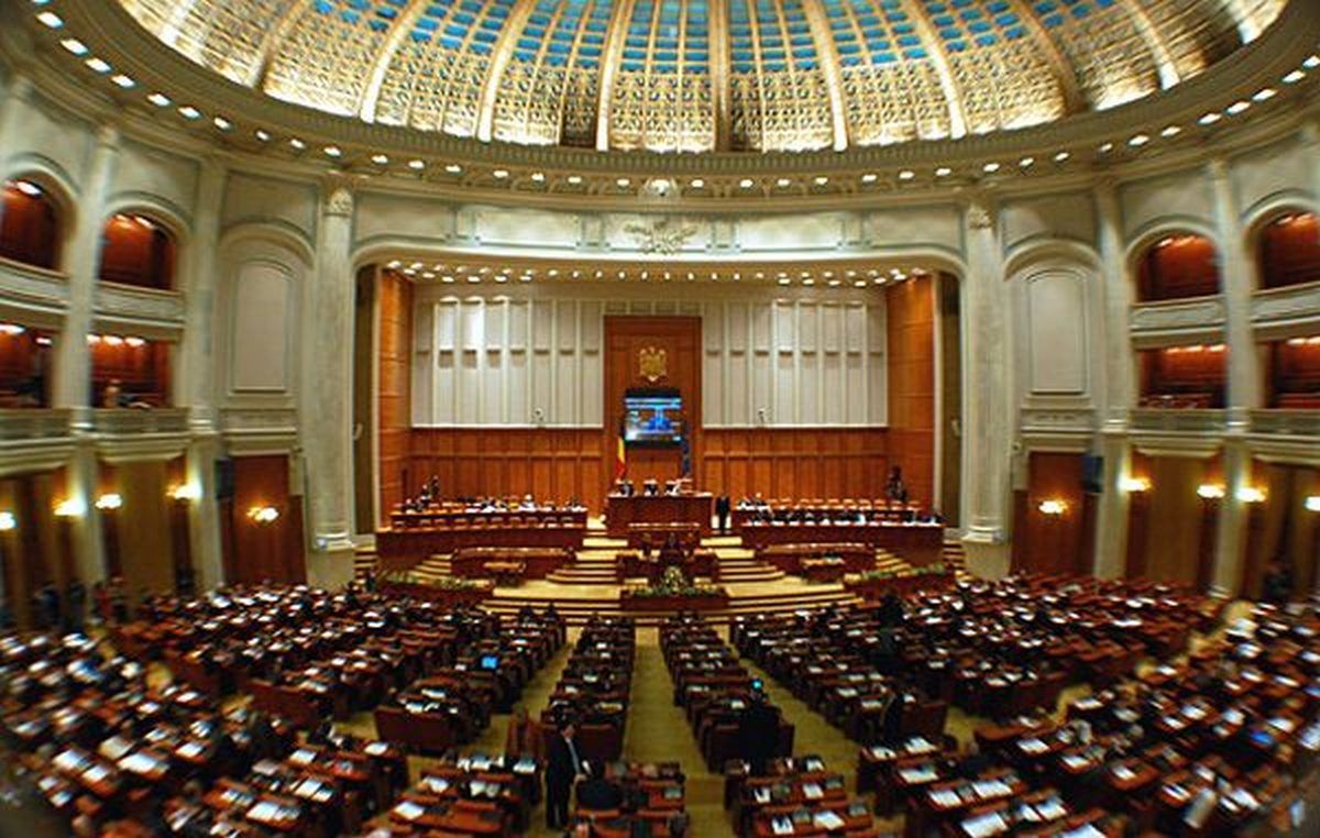 У Румунії парламент висловив недовіру уряду Флоріна Кици