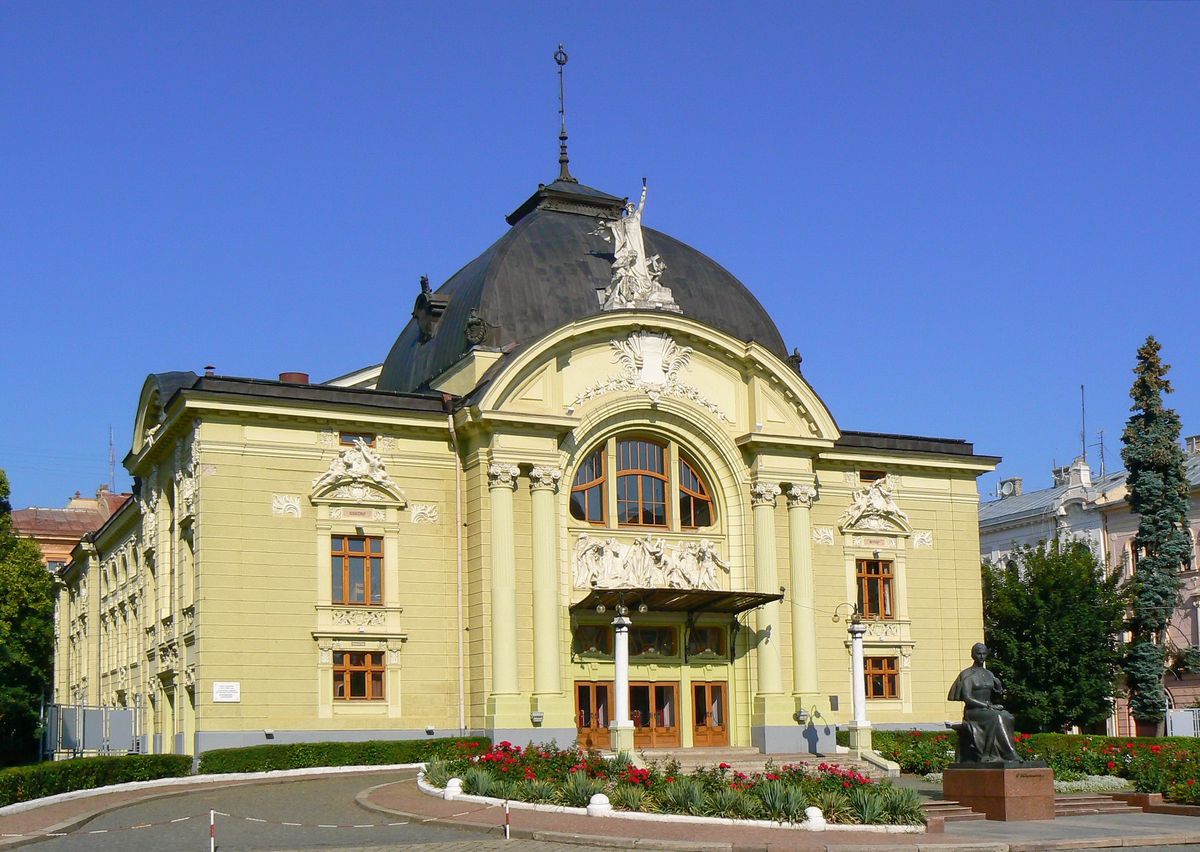 Чернівецький театр скасував усі вистави через спалах Covid-19 серед акторів