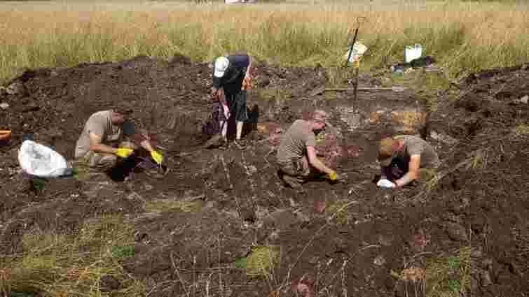 На Львівщині виявили масове поховання убитих НКВД вояків УПА На Львівщині виявили масове поховання убитих НКВД вояків УПА