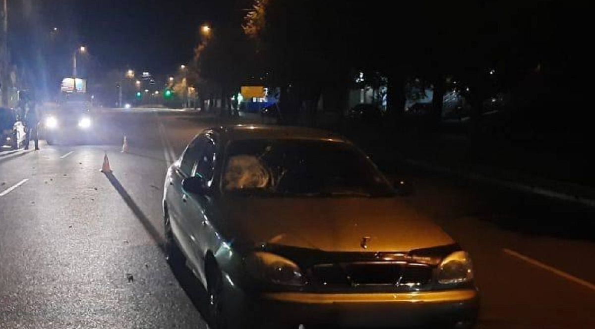 Вночі у Луцьку 22-річний чоловік кинувся під колеса автомобіля