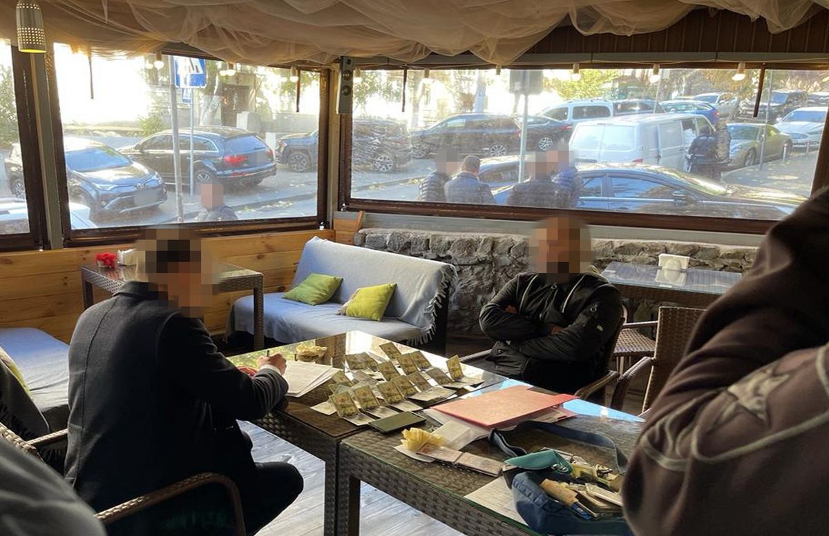  Голову управління департаменту архбудконтролю КМДА затримали на хабарі