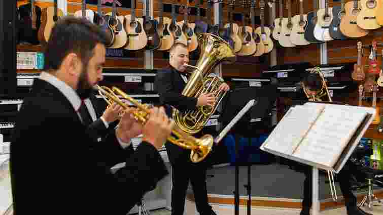 Незмінні традиції: музичний магазин «Трембіта» відсвяткував 110-ту річницю