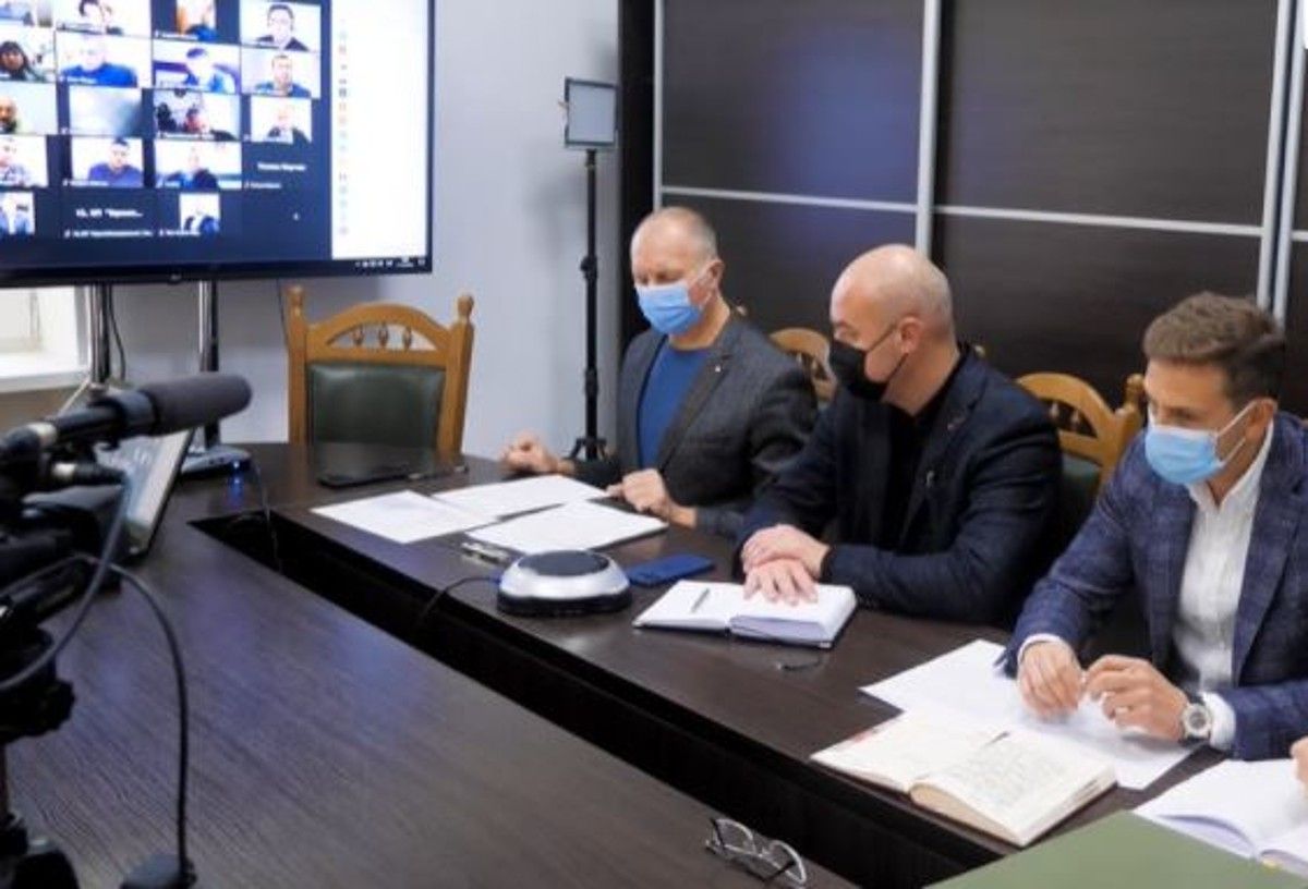У міськраду Тернополя пускатимуть лише вакцинованих відвідувачів