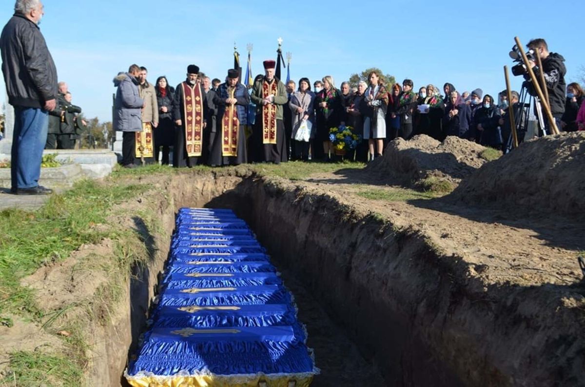На Львівщині перепоховали 16 убитих НКВС вояків УПА