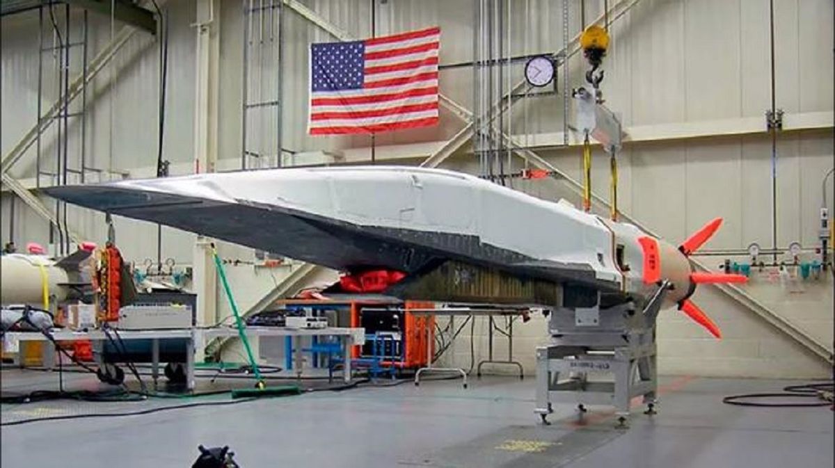 США анонсували випробування наземних гіперзвукових ракет