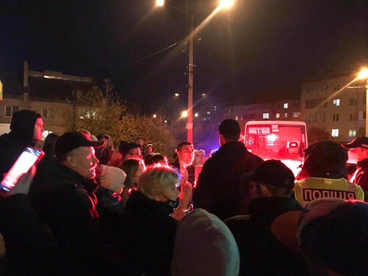 У Тернополі люди стали на захист водія, якого оштрафували за стоячих пасажирів