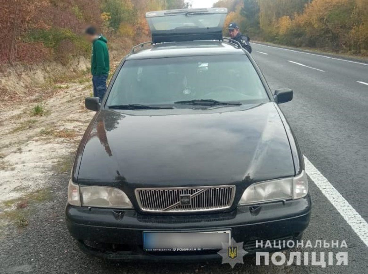 Волинська поліція випадково зупинила авто з наркоторговцем