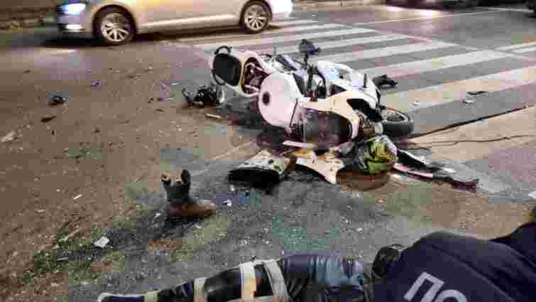 У нічній ДТП з мотоциклом в Тернополі постраждали 18-річна дівчина та 27-річний хлопець
