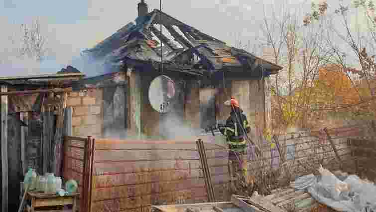 На Луганщині двоє людей загинули під час пожежі у житловому будинку