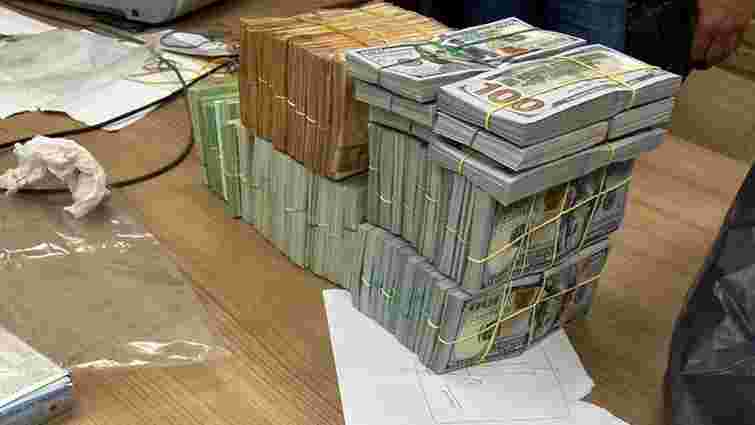 У Києві викрили багатомільйонну схему грошових переказів до окупованого Криму