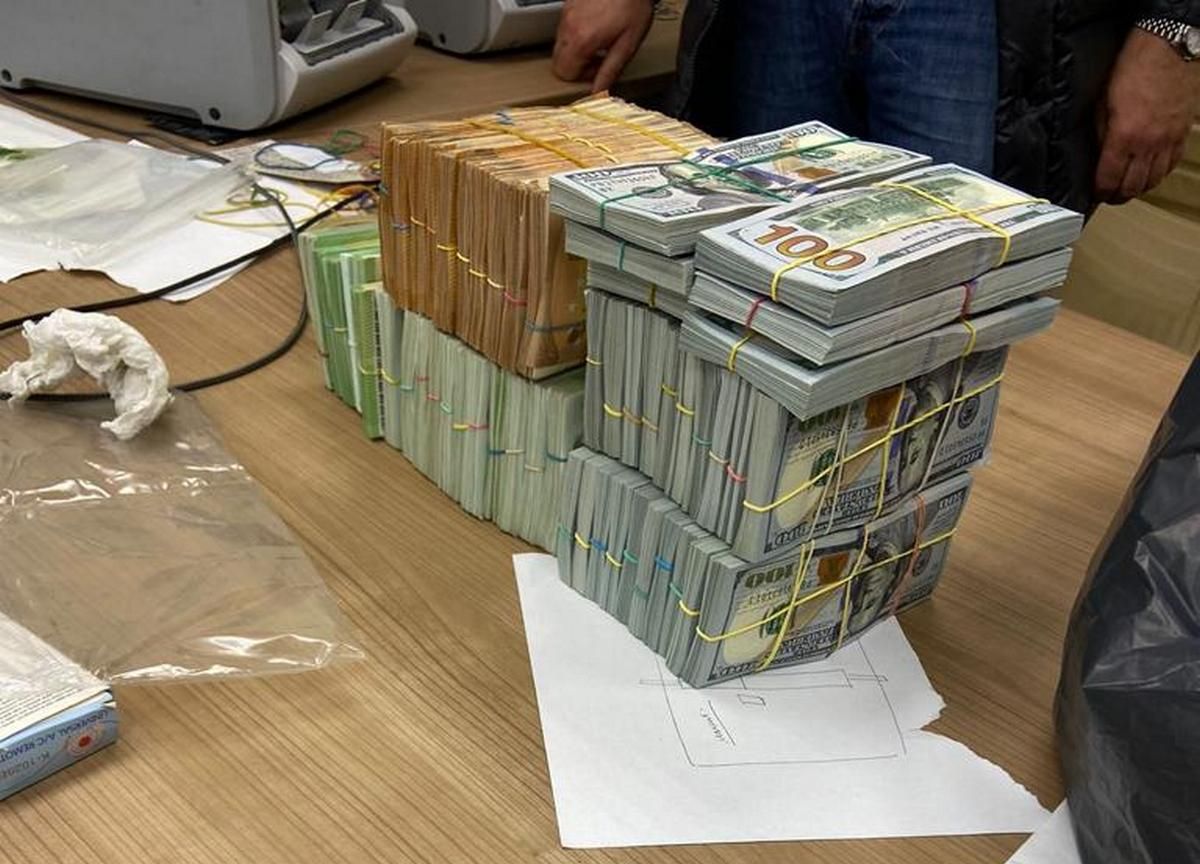 У Києві викрили багатомільйонну схему грошових переказів до окупованого Криму