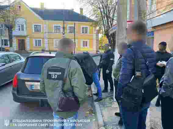 Працівника рівненського військкомату затримали на хабарі у 600 доларів - ZAXID.NET