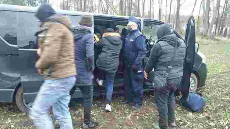 За перевезення нелегалів у Польщі затримали двох українців