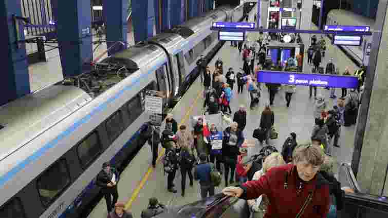 «Укрзалізниця» відновлює прямий поїзд з Києва до Варшави 