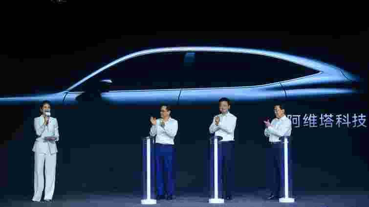 Huawei випускатиме власні електромобілі й показав перший з них