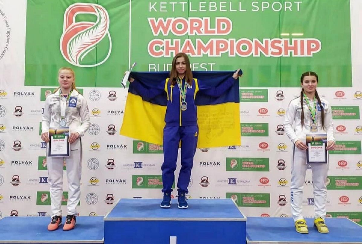 Львівська студентка виборола чотири золота на чемпіонаті світу з гирьового спорту