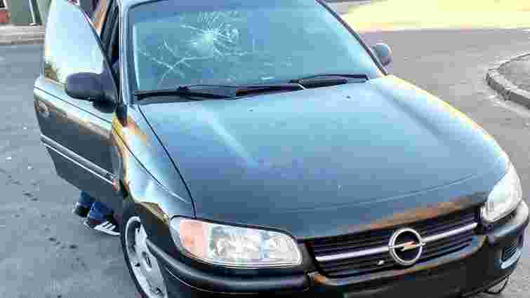 У Рівному 23-річний водій Opel збив візок з немовлям